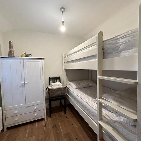 The Cosy Cottage Retreat! Perfect For Contractors, Relocators, Getaway Llantrisant  Exteriör bild