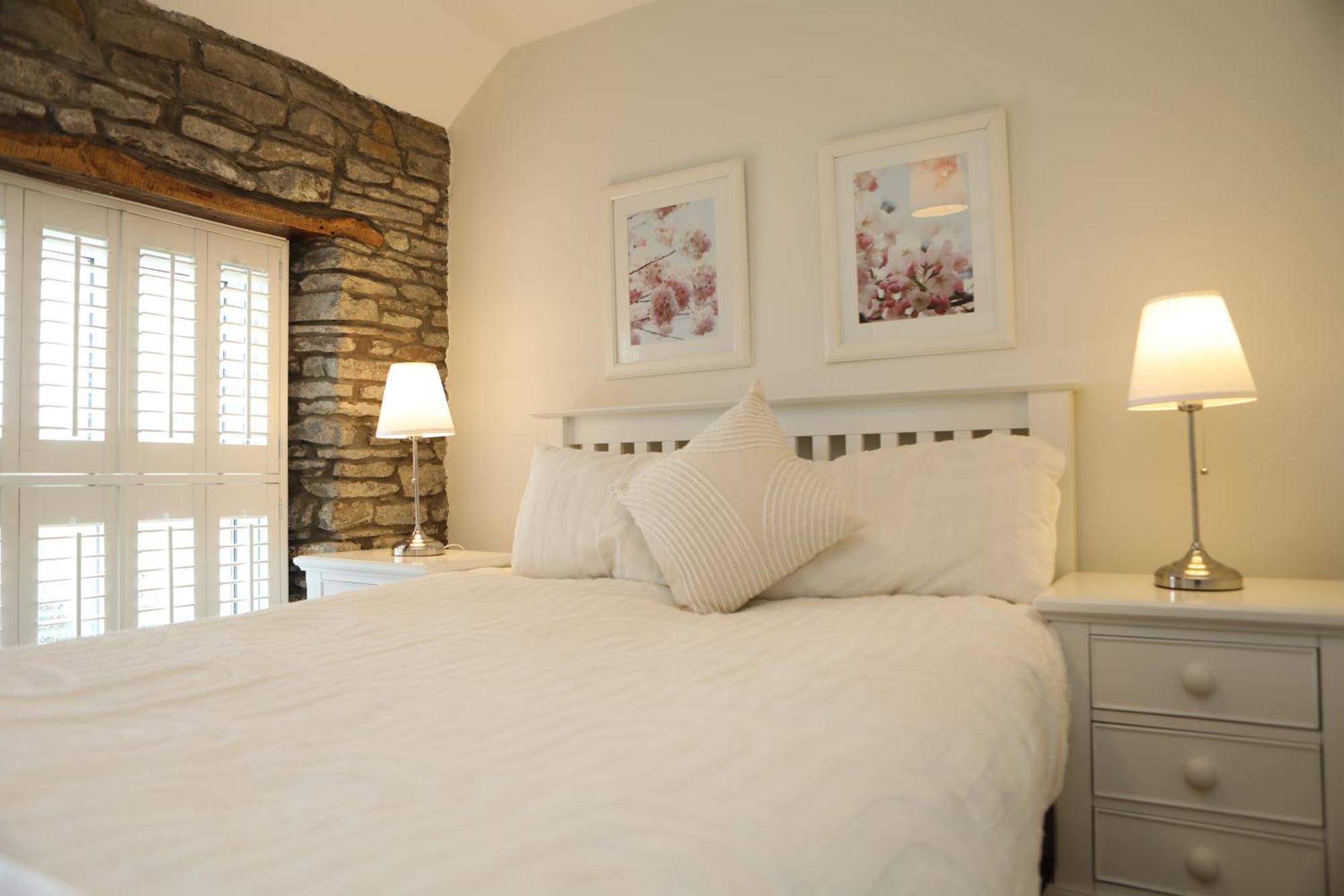 The Cosy Cottage Retreat! Perfect For Contractors, Relocators, Getaway Llantrisant  Exteriör bild