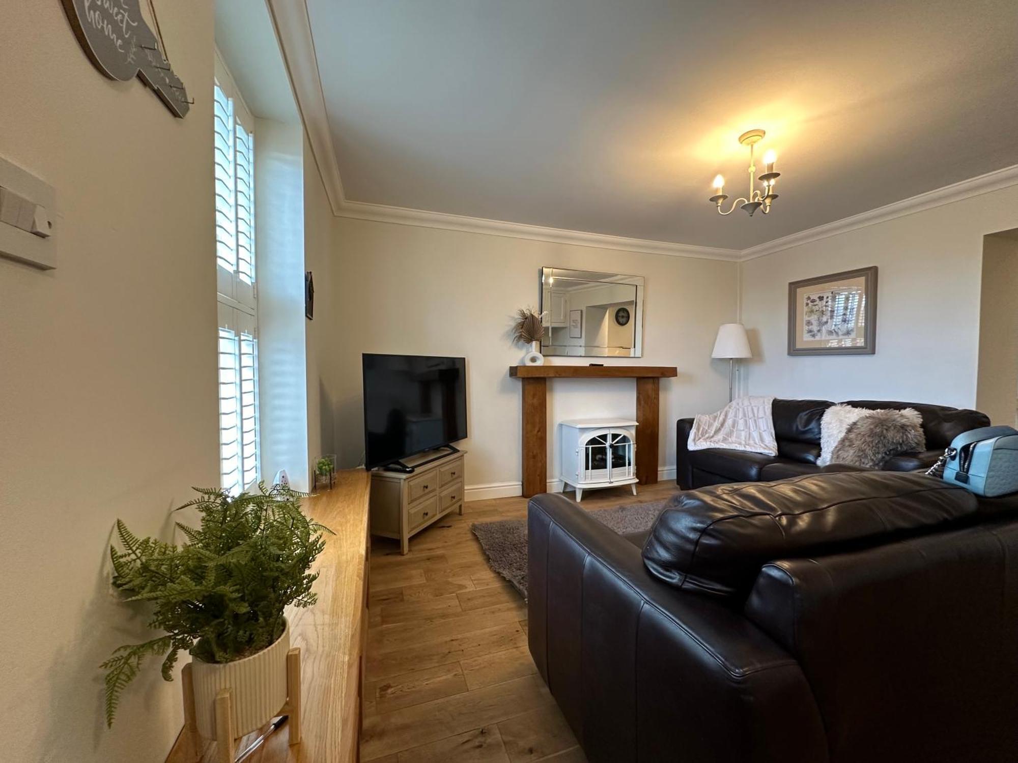 The Cosy Cottage Retreat! Perfect For Contractors, Relocators, Getaway Llantrisant  Exteriör bild